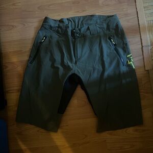 Men's Raceface biking shorts with adjustable waistband